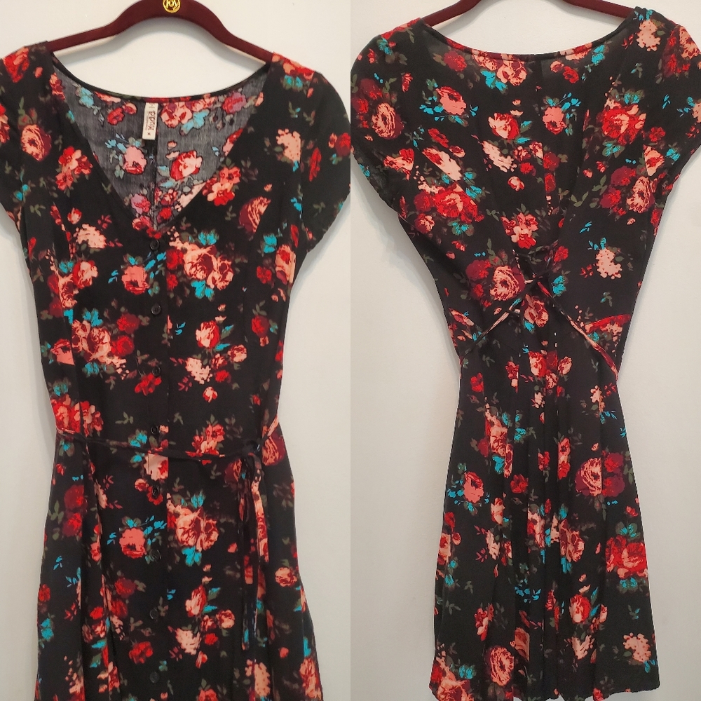 Mudd Medium Floral Sun Dress